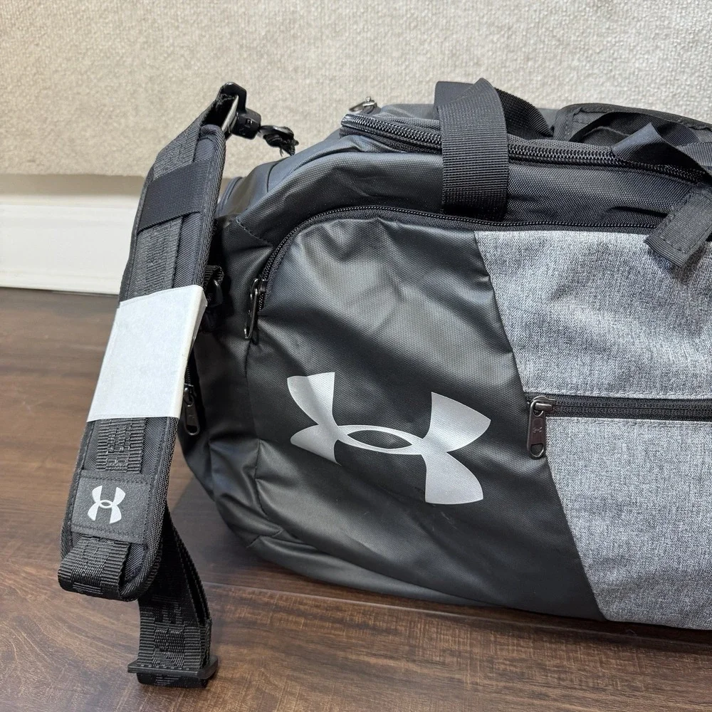 NEW UNDER ARMOUR Men's UA Undeniable 4.0 Duffle Bag Gym Graphite / Black